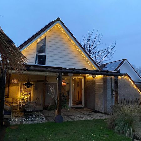 "Zeelandzon" Holiday Home By The Lake With Jacuzzi And Sauna Herkingen Luaran gambar